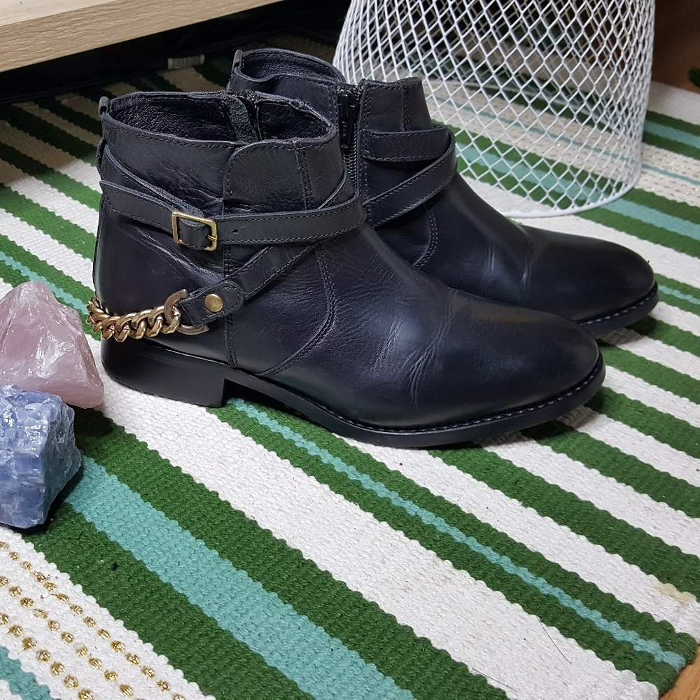 Steve Madden Ringoo Roots